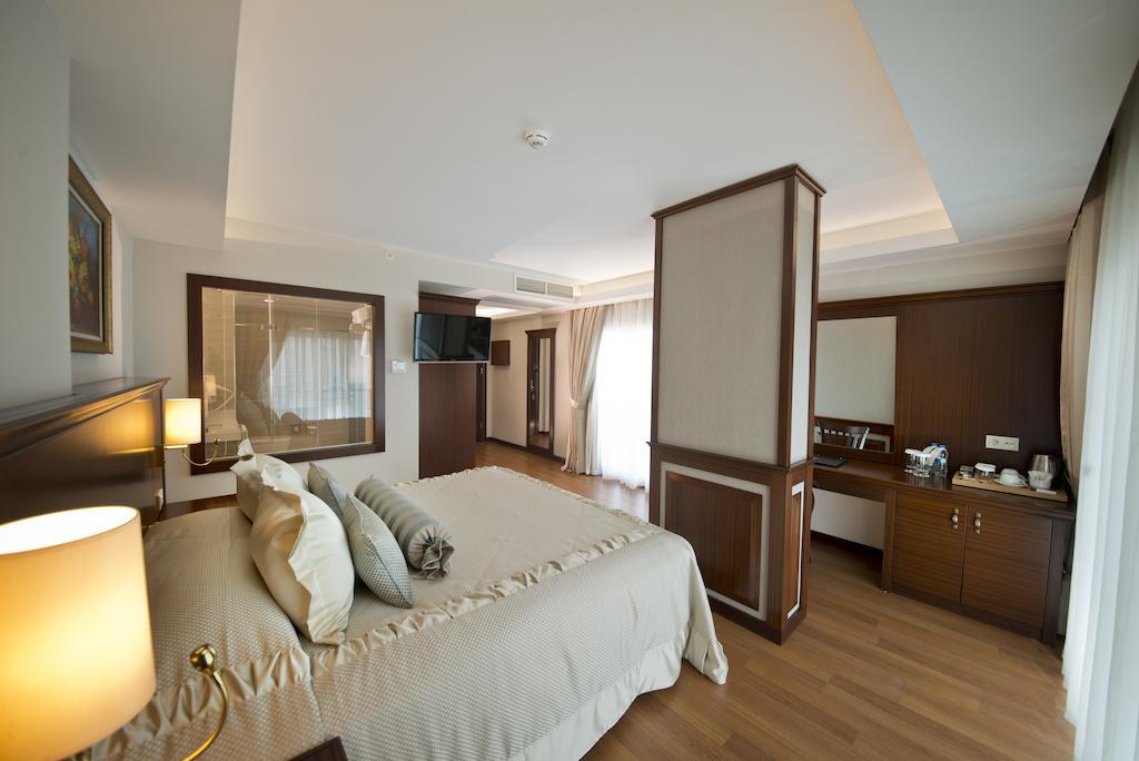 Deluxe Zimmer mit seitlichem Meerblick